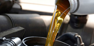Czy warto wymieniać olej w skrzyni biegów