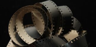 Co to jest folia samoprzylepna?