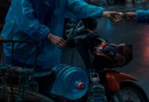 Jakim kurierem wysłać łózko?