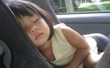 Czy 3 latek może siedzieć z przodu w foteliku? Czy 3 latek może siedzieć z przodu w foteliku?